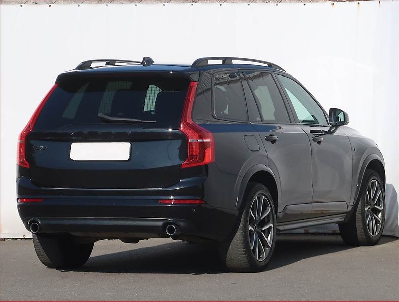 Volvo XC90 (2017) D5 AWD - fotka 5 z 22