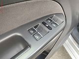 Volkswagen Touran (2012) 2.0 TDi, AC, panor - náhled 13