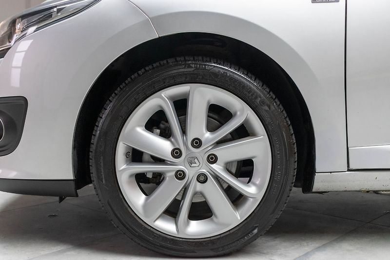 Renault Mégane 1.6dCi LIMITED*2xKOLA*KLIMA*ČR - fotka 32 z 40