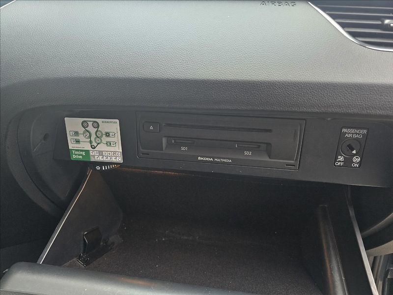 Škoda Octavia III 2,0TDi 110KW DSG Elegance - fotka 43 z 49