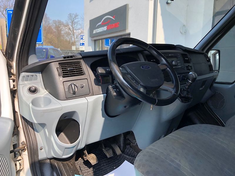 Ford Transit Courier (2013) 2.2 TDCi 9 Míst - fotka 16 z 24