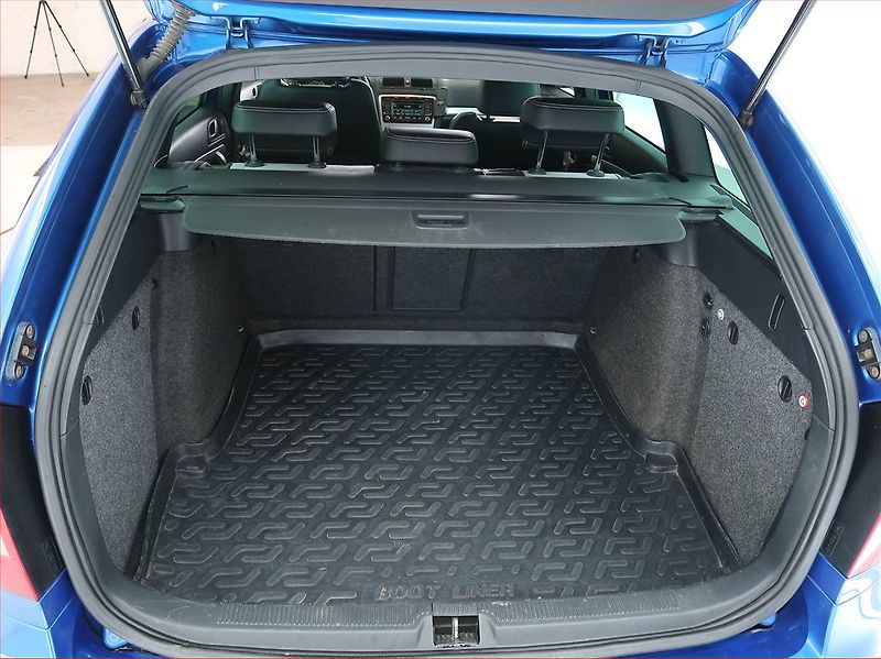 Škoda Octavia (2011) RS 2.0 TSI, Xenony, Tempomat - fotka 14 z 20