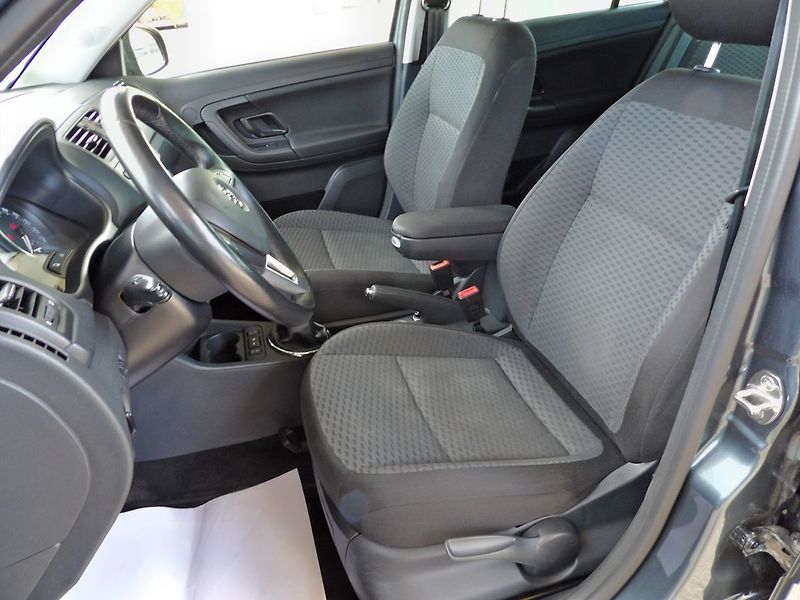 Škoda Fabia 1.2TSI 63kW Tempomat Alu PDC - fotka 16 z 26