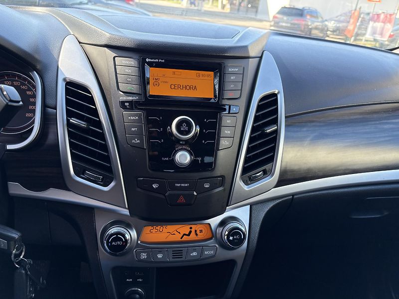 SsangYong Korando (2014) 2.0 TD Sapphire 4x4+ PĚKNÝ VŮZ - fotka 19 z 24