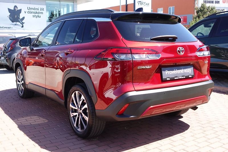 Toyota Corolla Cross 2,0 HEV Executive (bi-tone) 4x - fotka 6 z 34