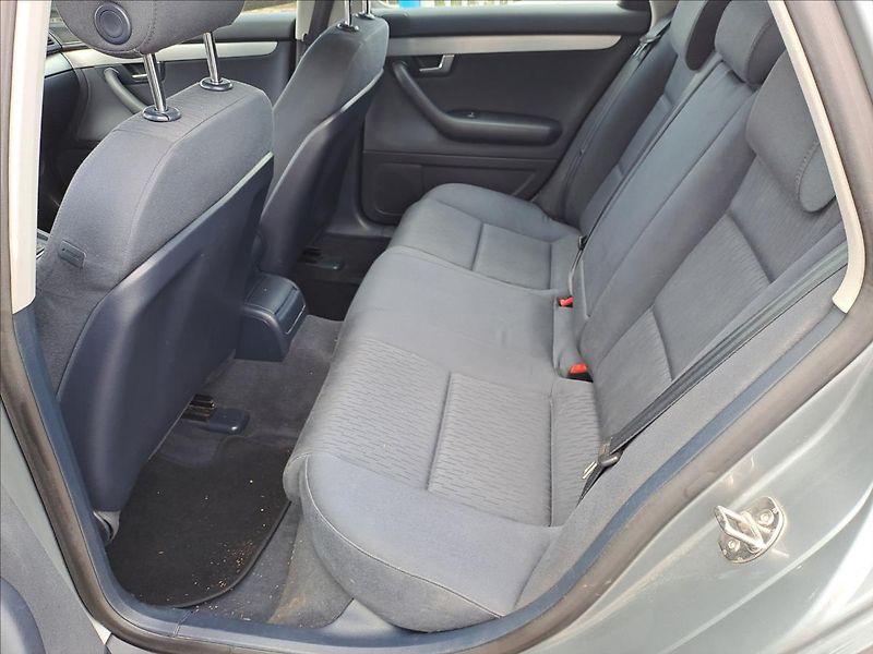 Audi A4 Avant 2,0 i QUATTRO - fotka 6 z 13