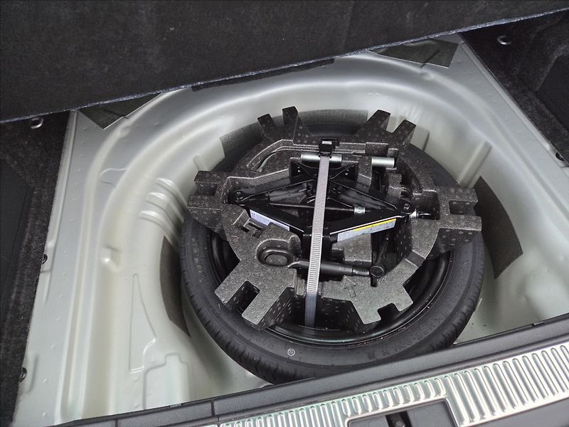 Škoda Superb 2,0 SCOUT 4X4 ČR DPH WEBASTO - fotka 34 z 35