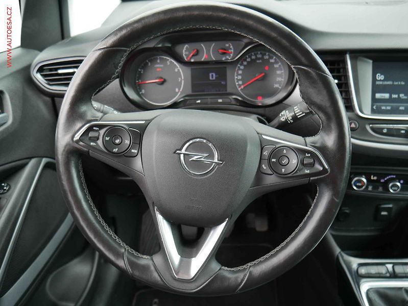 Opel Crossland X (2018) 1.2 PT, AC, tempo, park.asist - fotka 13 z 19