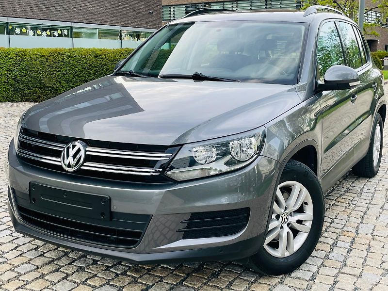 Volkswagen Tiguan 1.4TSI MANUÁL SENZORY TAŽNÉ - fotka 1 z 47
