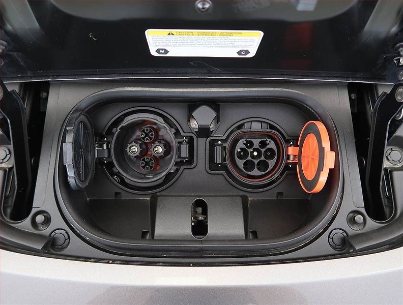 Nissan Leaf (2021) 40 kWh, SoH 90%, Automat - fotka 23 z 24