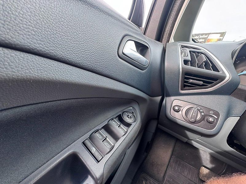 Ford Grand C-MAX (2011) AUTOMAT 2,0 TDCI NOVÁ STK - fotka 24 z 50
