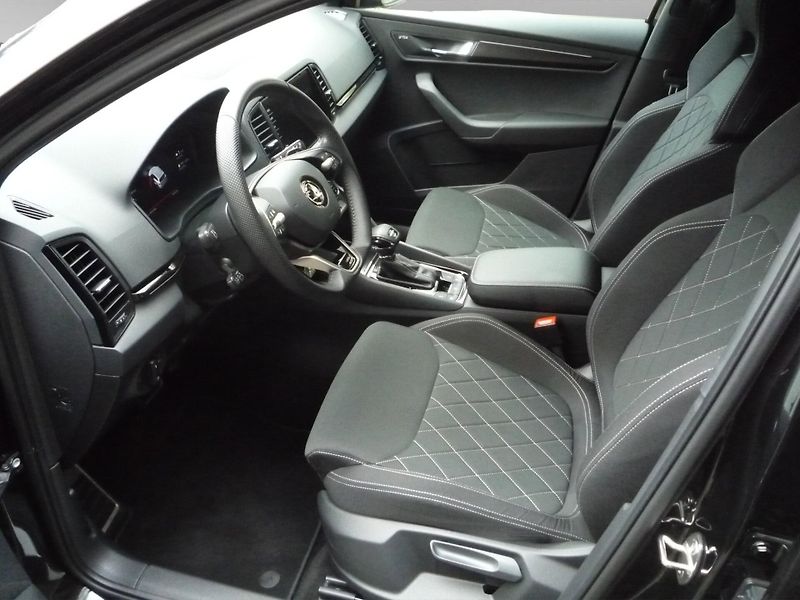 Škoda Karoq (2024) 2,0TSi 140kW DSG 4x4 SportLine - fotka 5 z 20