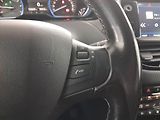 Peugeot 2008 (2018) Allure 1.2 PureTech - náhled 17