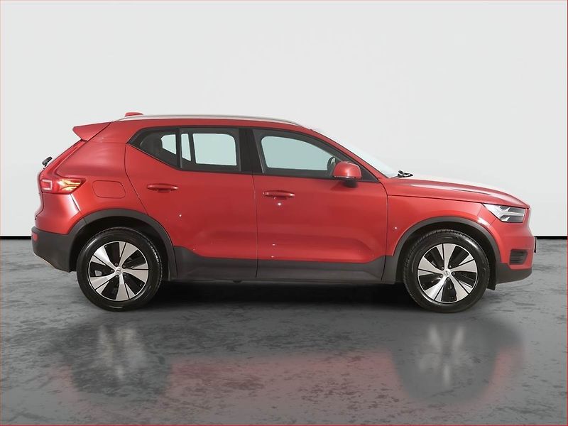 Volvo XC40 (2021) T3 - fotka 6 z 21