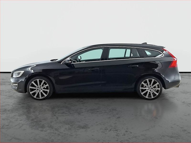 Volvo V60 (2017) D3 2.0, Automat, Xenony - fotka 3 z 20