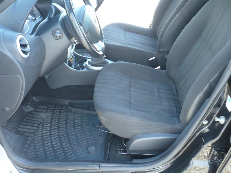 Dacia Duster 1.6i 77Kw Klimatizace - fotka 12 z 26