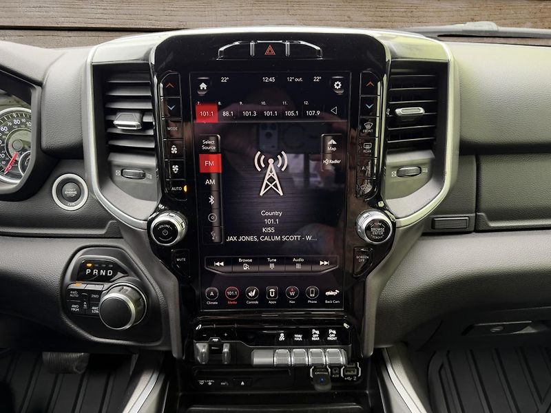 Dodge RAM (2019) +HEMI+LPG+OFFROAD PAKET+ - fotka 17 z 21