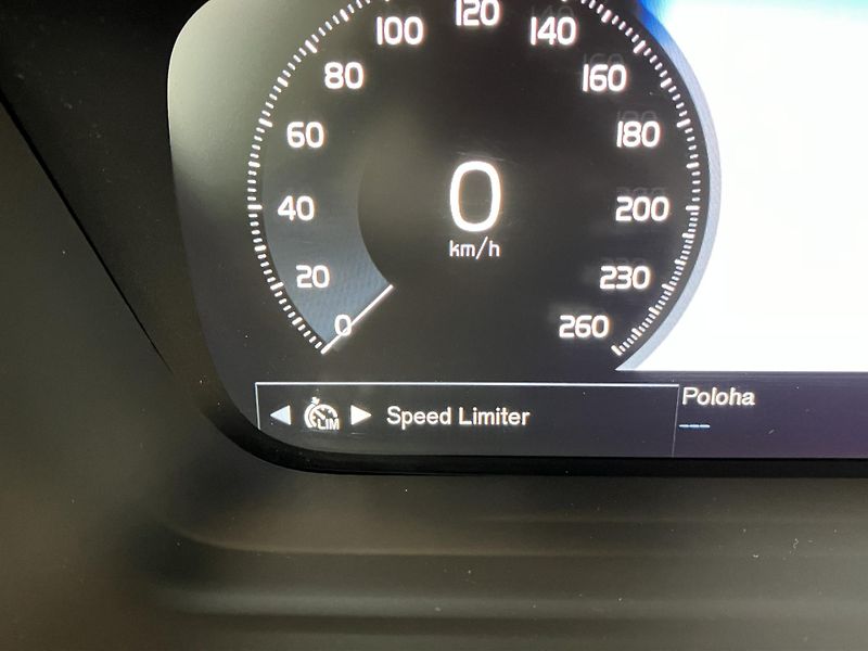 Volvo XC90 B5 AWD INSCRIPTION AT8, ČR - fotka 28 z 49