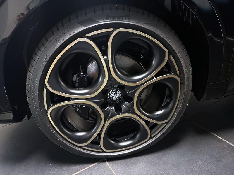Alfa Romeo Tonale (2026) 1.6 JTDm 130k TCT6 INTENSA *62 - fotka 6 z 21