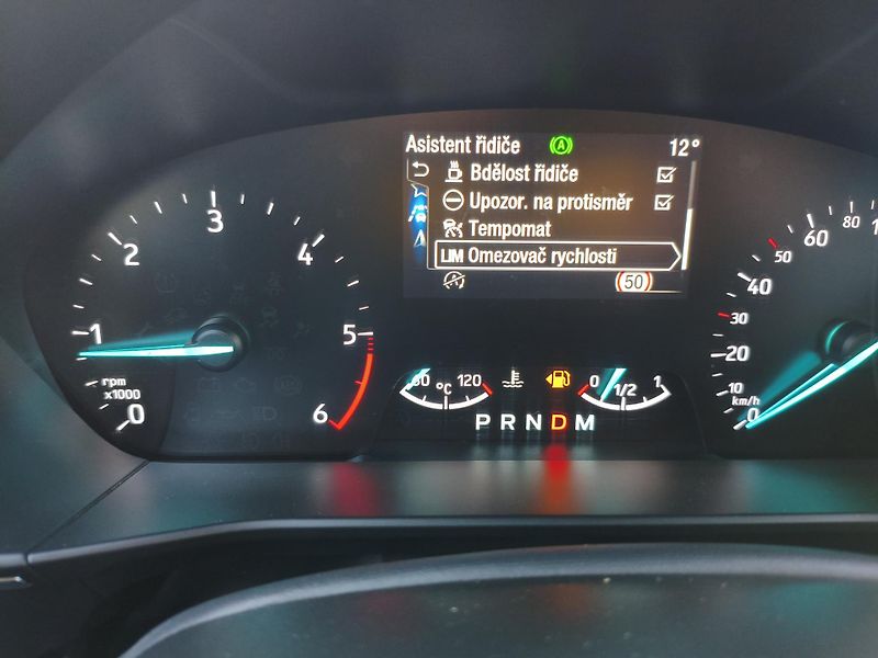 Ford Focus (2018) 2,0 Tdci 110Kw Vignale 8AT - fotka 37 z 38