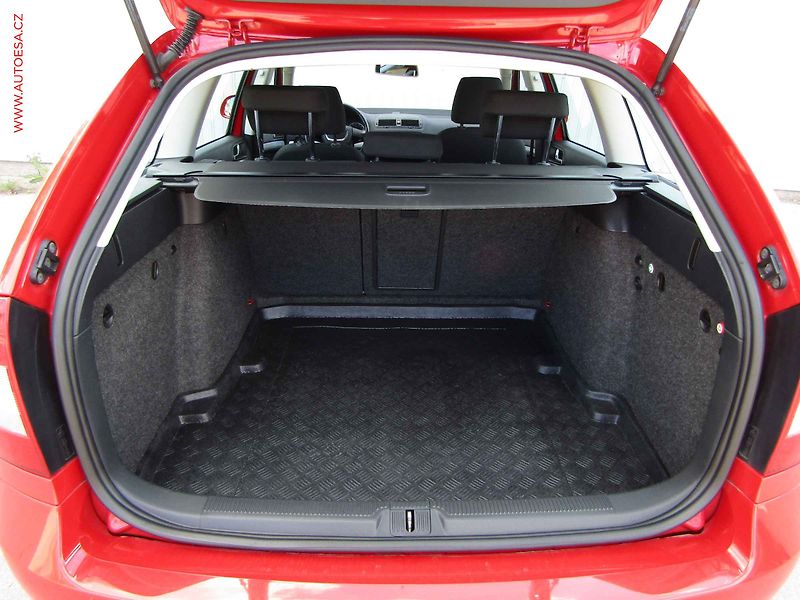 Škoda Octavia (2010) 1.2 TSi, ČR, Ambiente - fotka 7 z 15