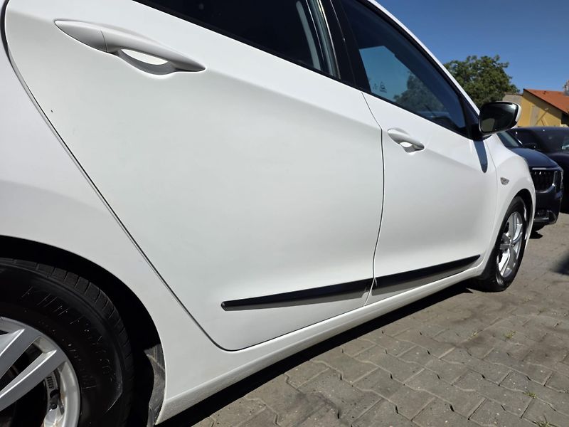 Hyundai i30 (2013) 1.4-1.maj.-LPG-TAŽNÉ-KLIMA - fotka 11 z 24