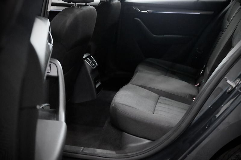 Škoda Octavia 3 FL Combi 1.4 TSI 110 kW - fotka 21 z 38