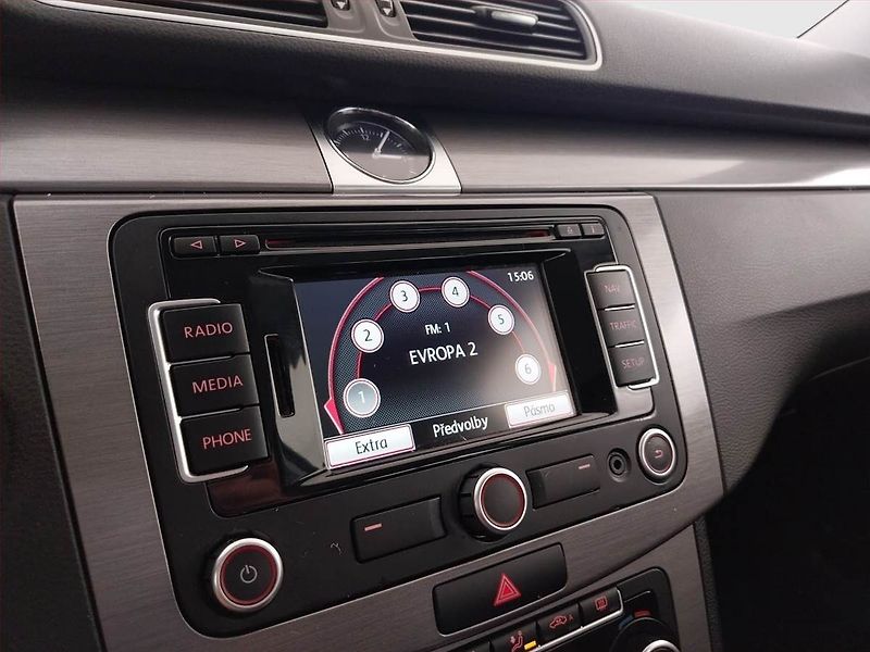 Volkswagen Passat (2011) Comfortline 2.0 TDI, Automat - fotka 13 z 22