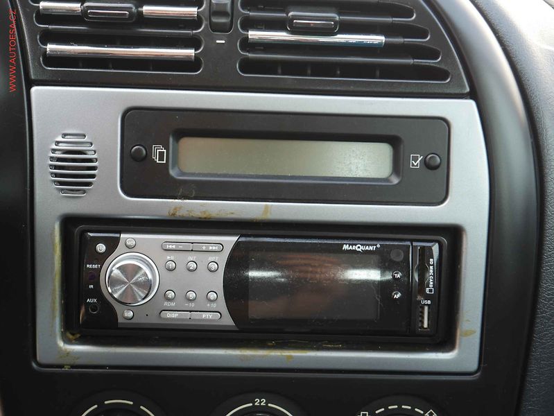 Citroën Xsara (2004) 1.4 i, AC - fotka 12 z 15