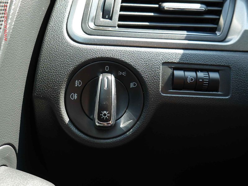 Škoda Rapid (2015) 1.2TSi, 2.maj,ČR, Ambition - fotka 18 z 18