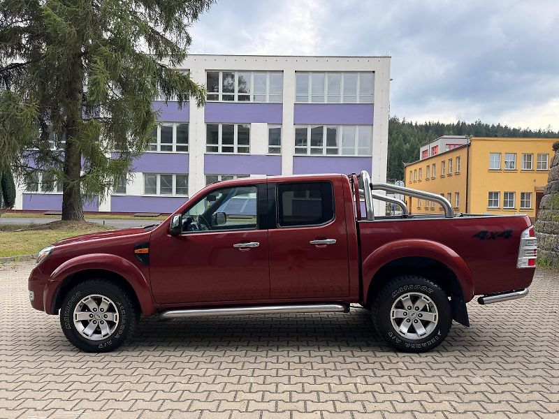 Ford Ranger 3,0 TDCi 4WD / automat / - fotka 2 z 26