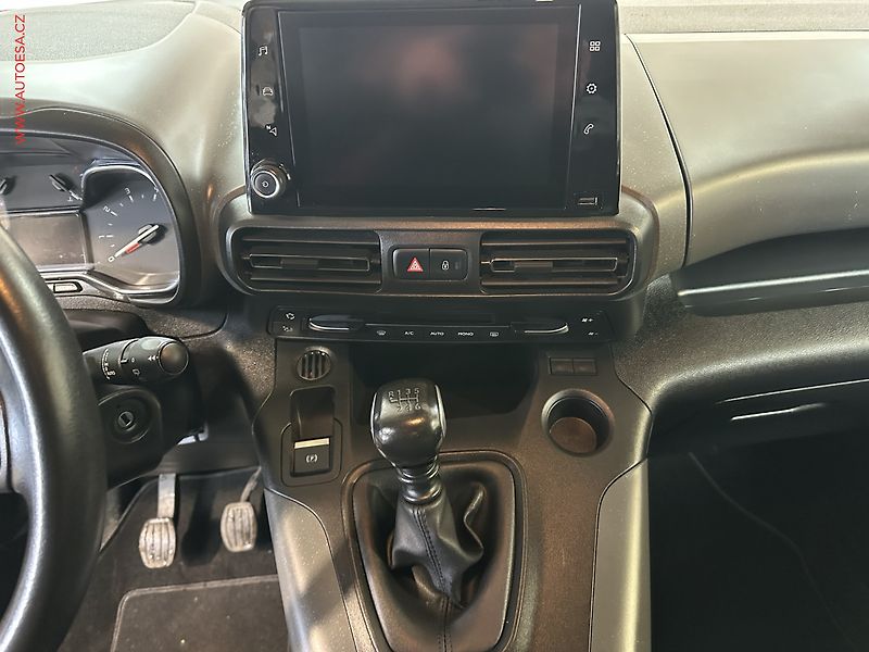Citroën Berlingo (2020) 1.5HDi MAXi XL 7míst, SHINE - fotka 15 z 22