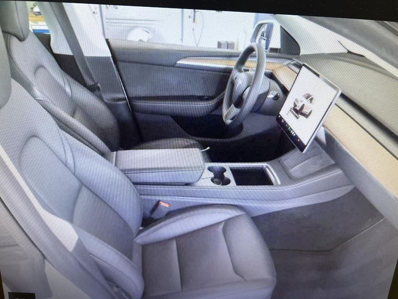 Tesla Model Y PERFORMANCE 393kw TZ 91,3% - fotka 3 z 6