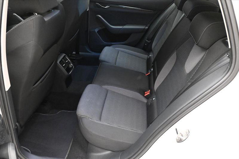 Škoda Octavia 2,0 TDI 110kW DSG Ambition Zár - fotka 14 z 29