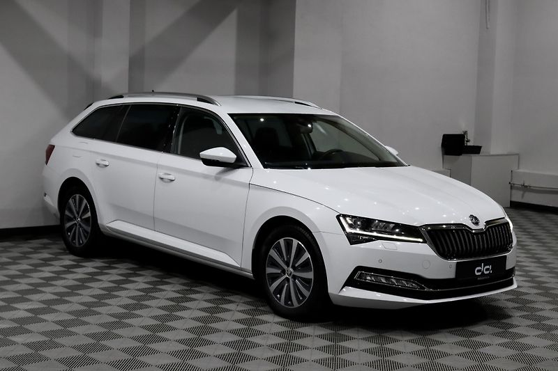 Škoda Superb 3 FL Combi 2.0 TDI 110 kW DSG - fotka 2 z 48