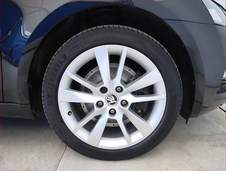 Škoda Octavia (2017) 1.8 TSI, Automat, Serv.kniha - fotka 15 z 20