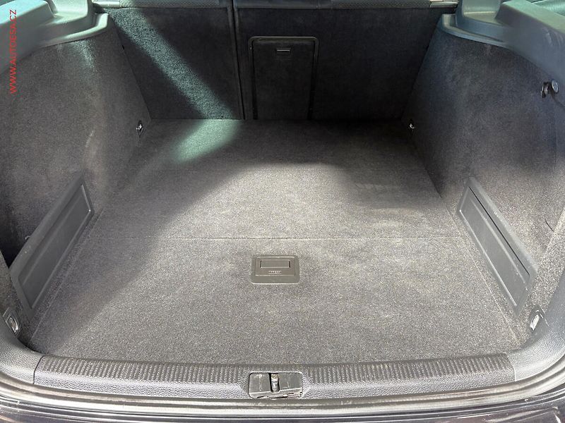 Volkswagen Passat (2007) 1.9 TDi, Comfortline - fotka 7 z 14