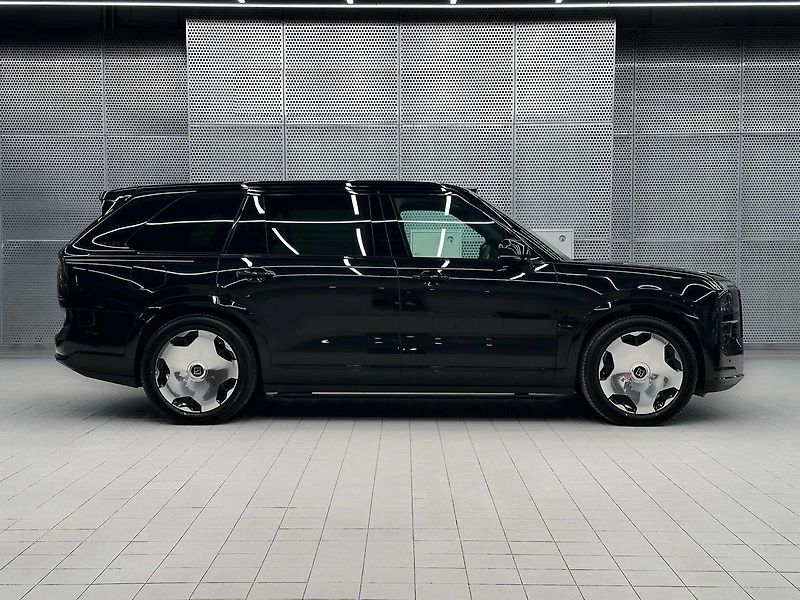 ZEEKR 9X (2026) Hyper 70kWh*1030kW*1401k - fotka 4 z 21