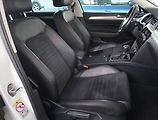 Volkswagen Passat (2017) 2.0 TDI, Automat, Kůže - náhled 9