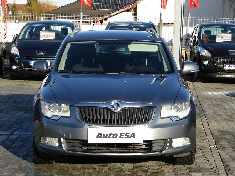 Škoda Superb (2012) 2.0 TDi, DSG - fotka 2 z 19