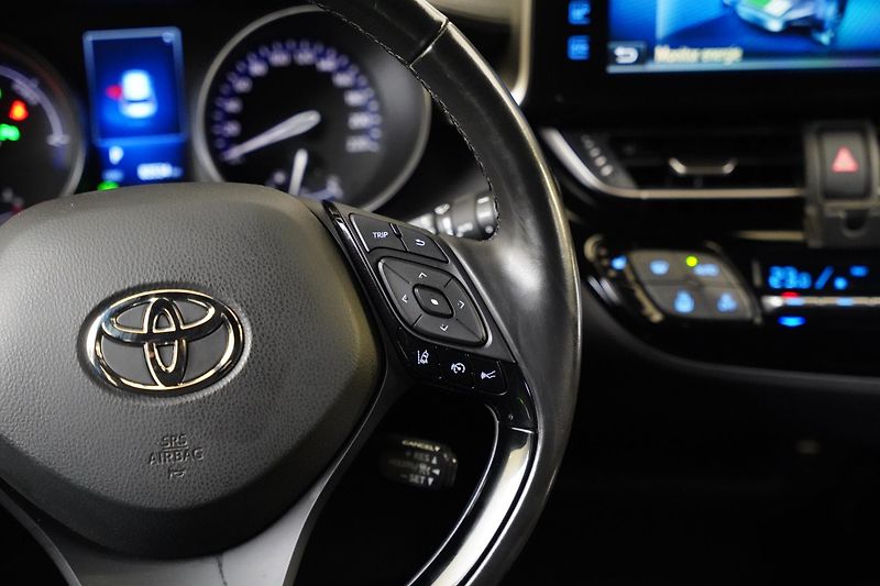 Toyota C-HR - fotka 18 z 29