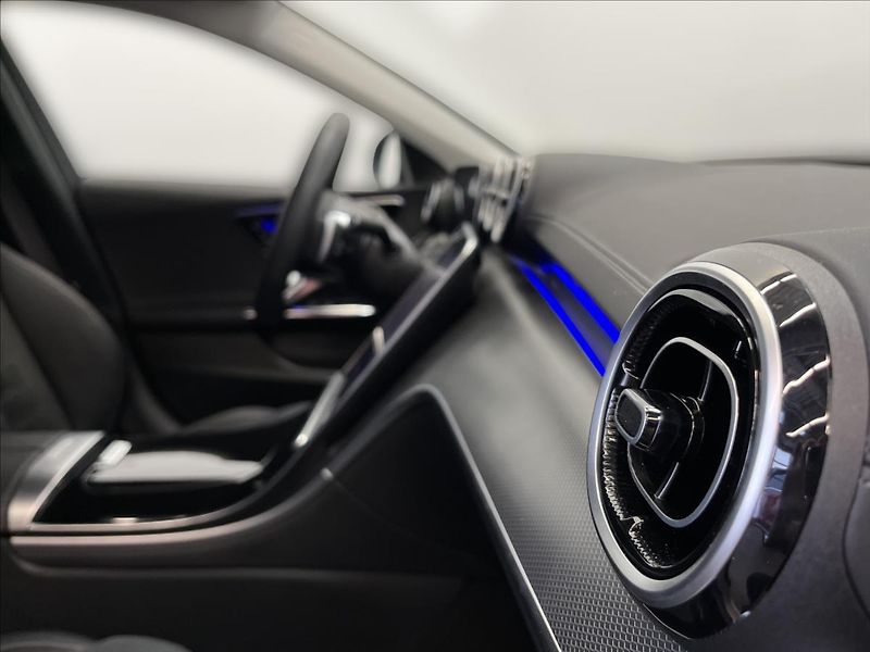 Mercedes-Benz Třídy C 300 de 4MATIC kombi AMG Line N - fotka 17 z 22