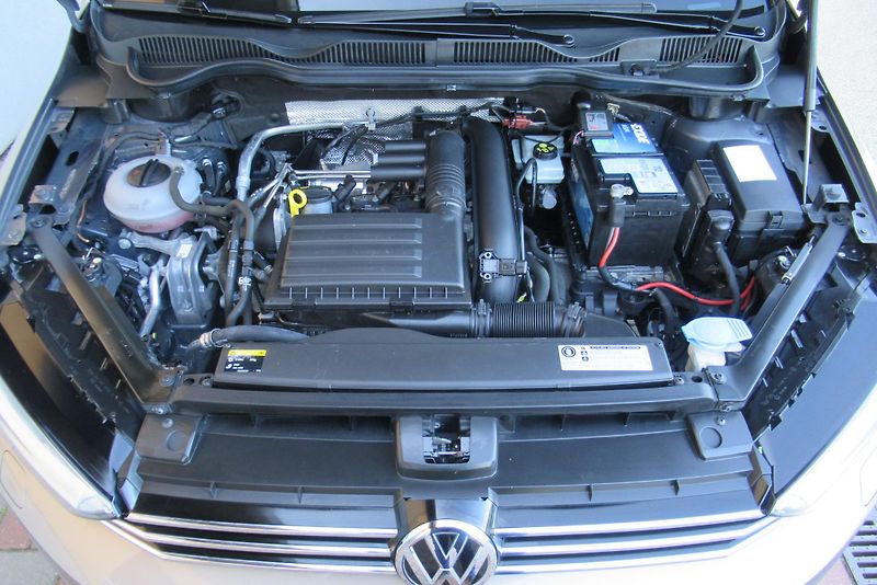Volkswagen Golf Sportsvan 1.2 TSi DSG AUT.KLIMA SADA KOL - fotka 27 z 37