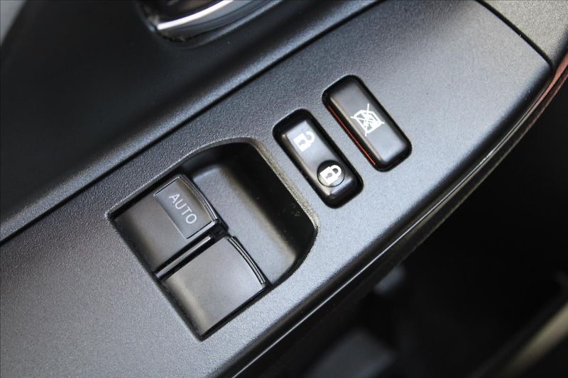 Toyota Yaris 1,3 VVT-i  ČR,1MAJ,DPH,AUTOMAT - fotka 20 z 27