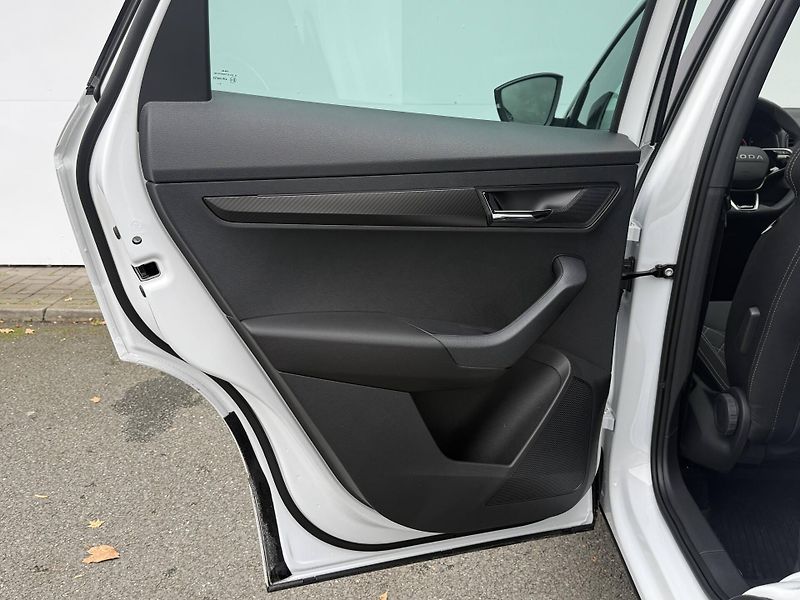 Škoda Karoq (2025) Sportline 7DSG 2,0 TDI - fotka 19 z 23