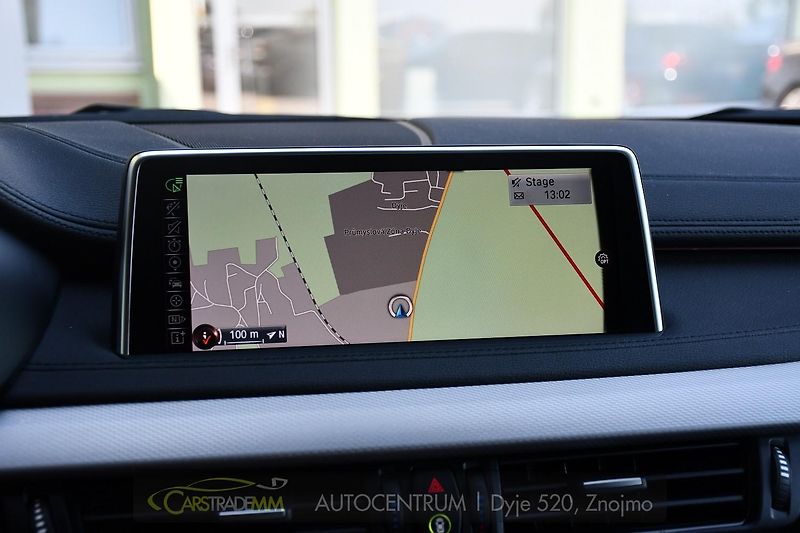 BMW X6 M50d HUD 360KAM ACC - fotka 32 z 57