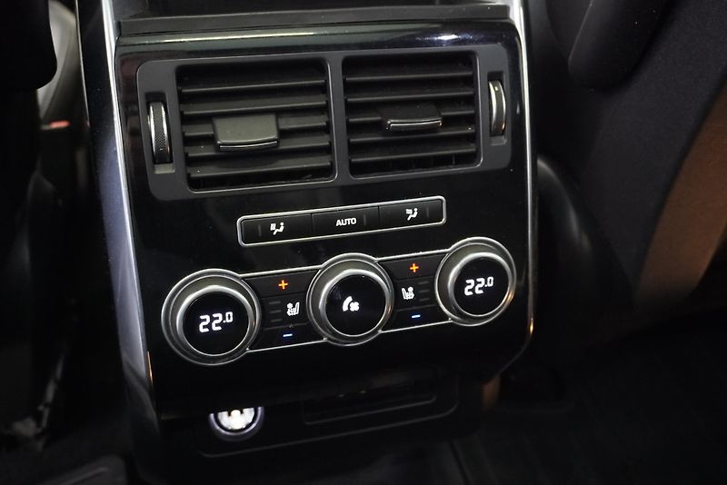 Land Rover Range Rover Sport 3.0 TDV6 HSE 4WD - fotka 27 z 35
