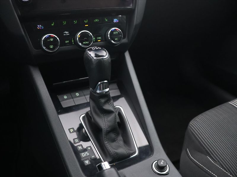 Škoda Octavia 1,5 TSI 110kW DSG Style LED - fotka 20 z 29