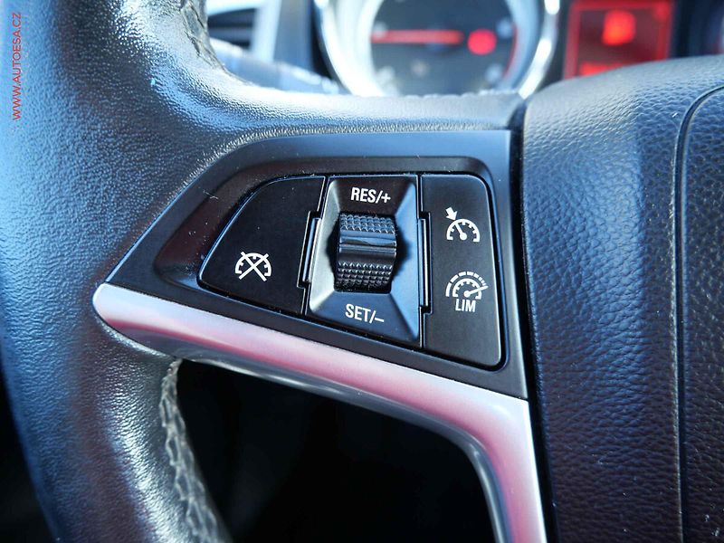 Opel Astra (2015) 2.0 CDTi, ČR, AC, temo - fotka 15 z 21