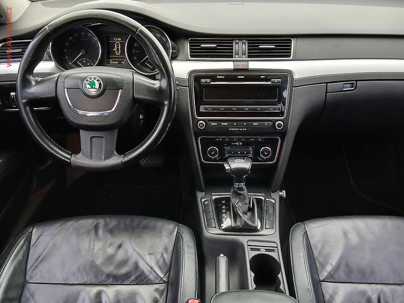 Škoda Superb (2009) 2.0TDi, ČR, DSG, bixen, kůže - fotka 8 z 20